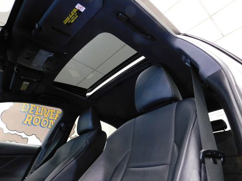 Used 2018 Lexus IS 300 F Sport w/ F Sport Package image 38