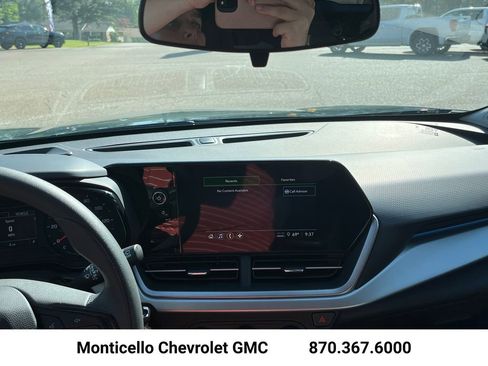 New 2026 Chevrolet Trax LS w/ LS Convenience Package FWD image 16