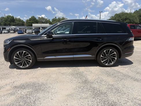 Used 2023 Lincoln Aviator Reserve w/ Equipment Group 201A RWD image 3