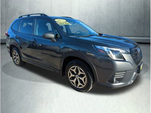 Used 2023 Subaru Forester Premium image 8