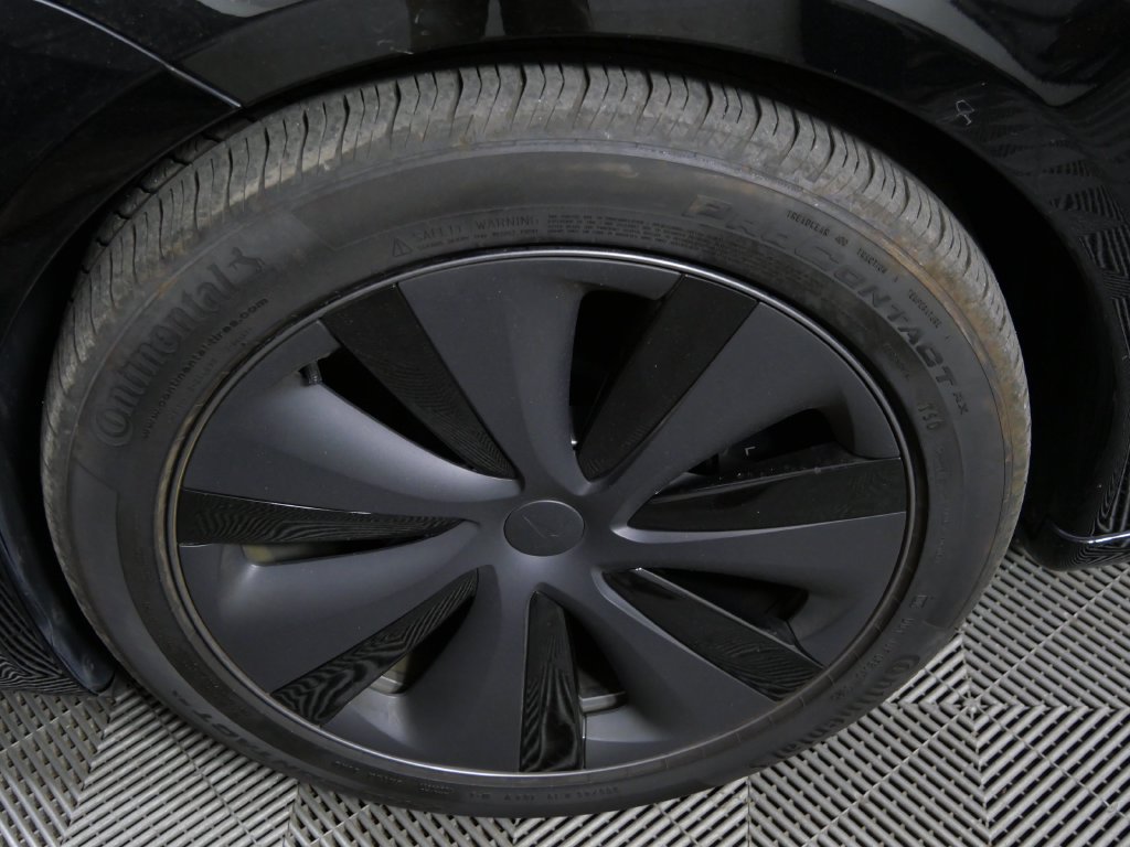 Used 2024 Tesla Model S AWD/4WD image 8