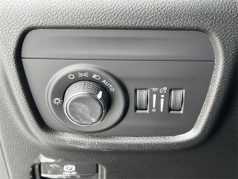 New 2026 Jeep Grand Cherokee Altitude image 15