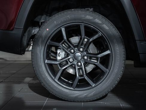 New 2025 Jeep Grand Cherokee Limited image 18