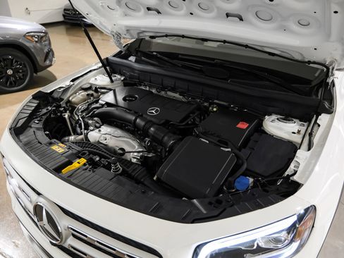 Used 2023 Mercedes-Benz GLB 250 w/ Premium Package image 56