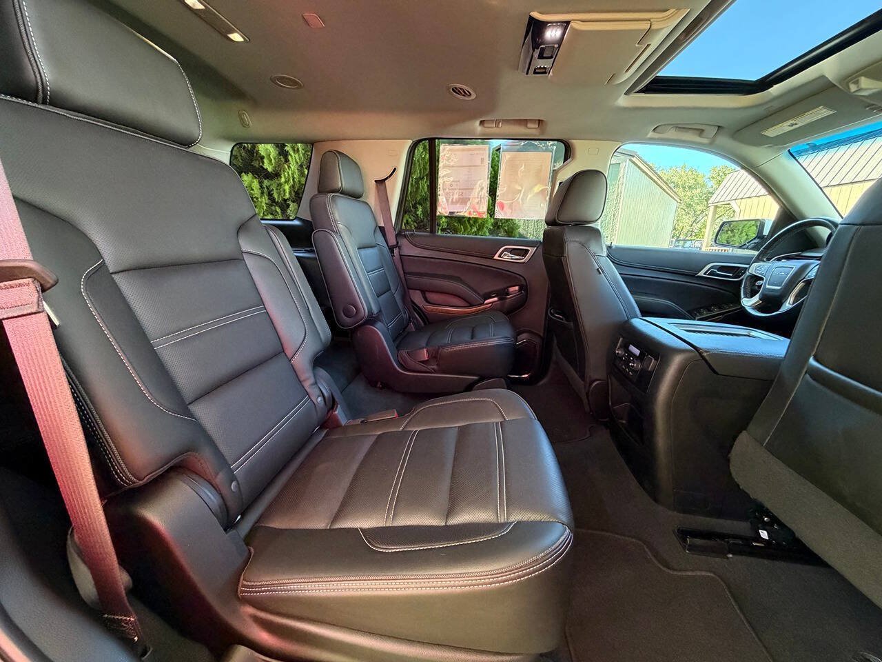 Used 2019 GMC Yukon Denali w/ Denali Ultimate Package AWD/4WD image 25