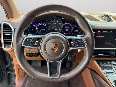 Used 2022 Porsche Cayenne AWD/4WD image 29