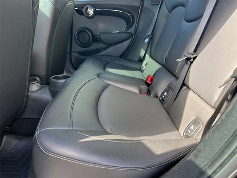 Used 2020 MINI Cooper 4-Door Hardtop image 21