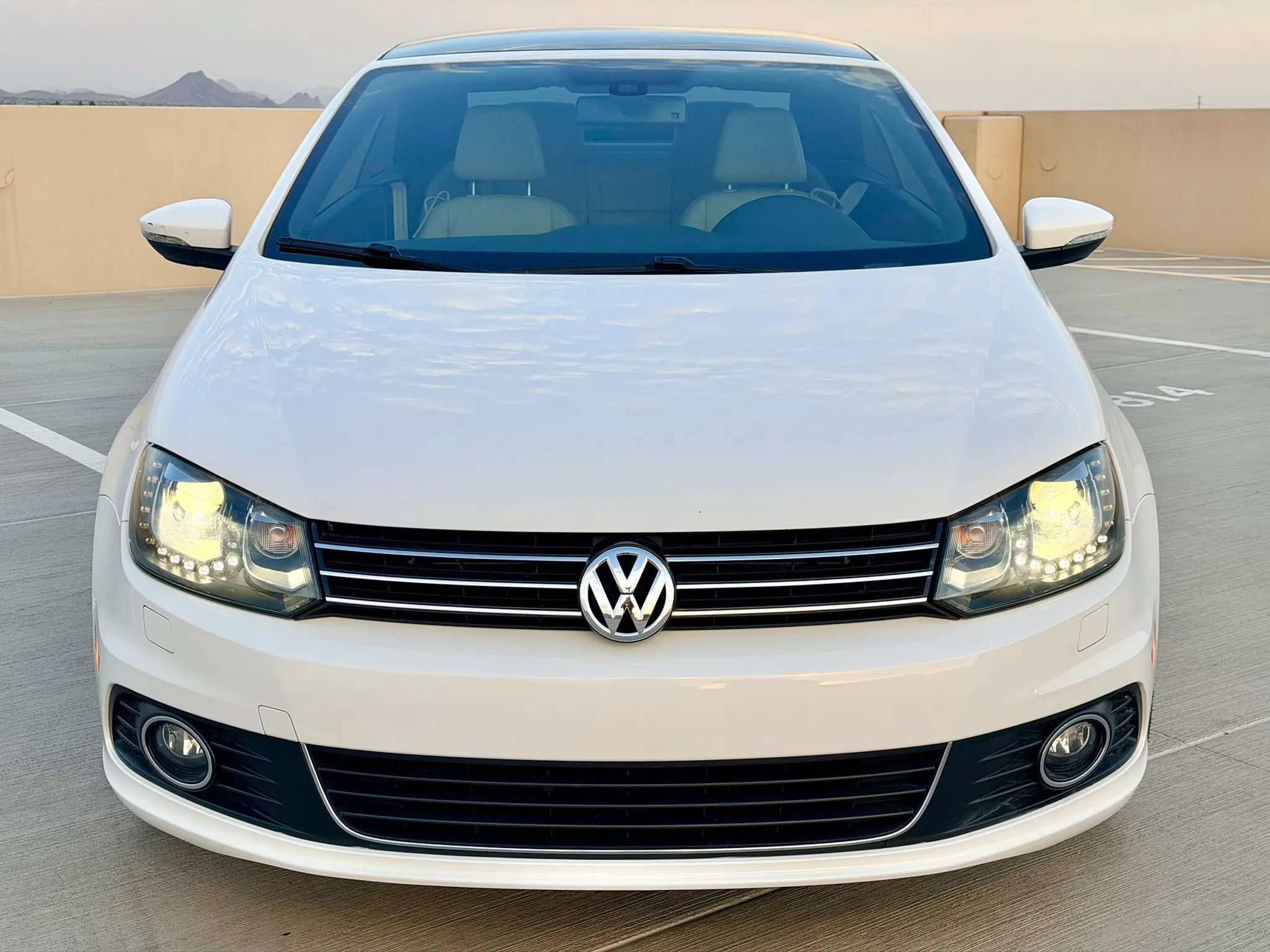 Used 2014 Volkswagen Eos Executive FWD image 6