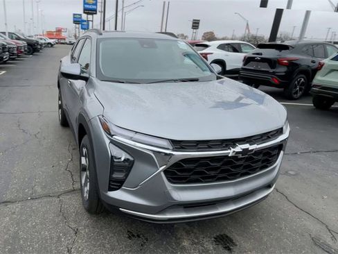 New 2026 Chevrolet Trax LT w/ Driver Confidence Package image 4
