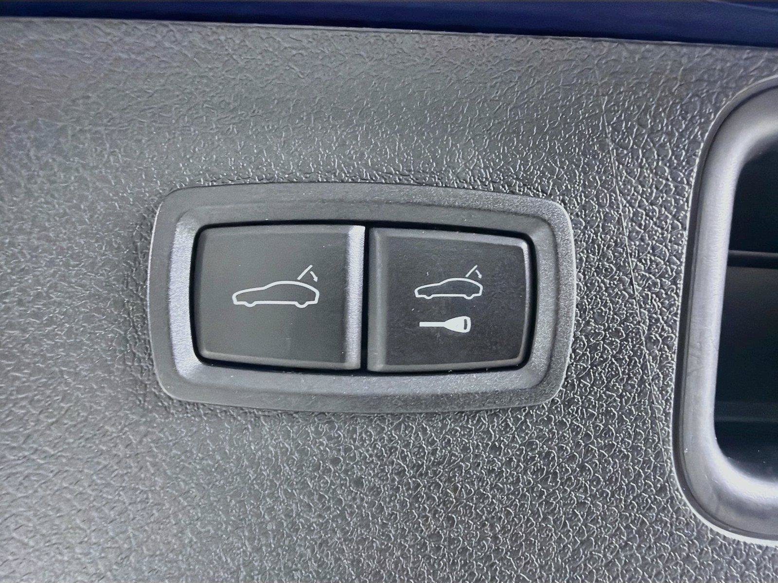 Certified 2023 Porsche Macan S AWD/4WD image 26