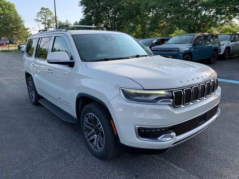 Used 2022 Jeep Wagoneer Series III w/ Rear Seat Video Group 1 AWD/4WD image 7