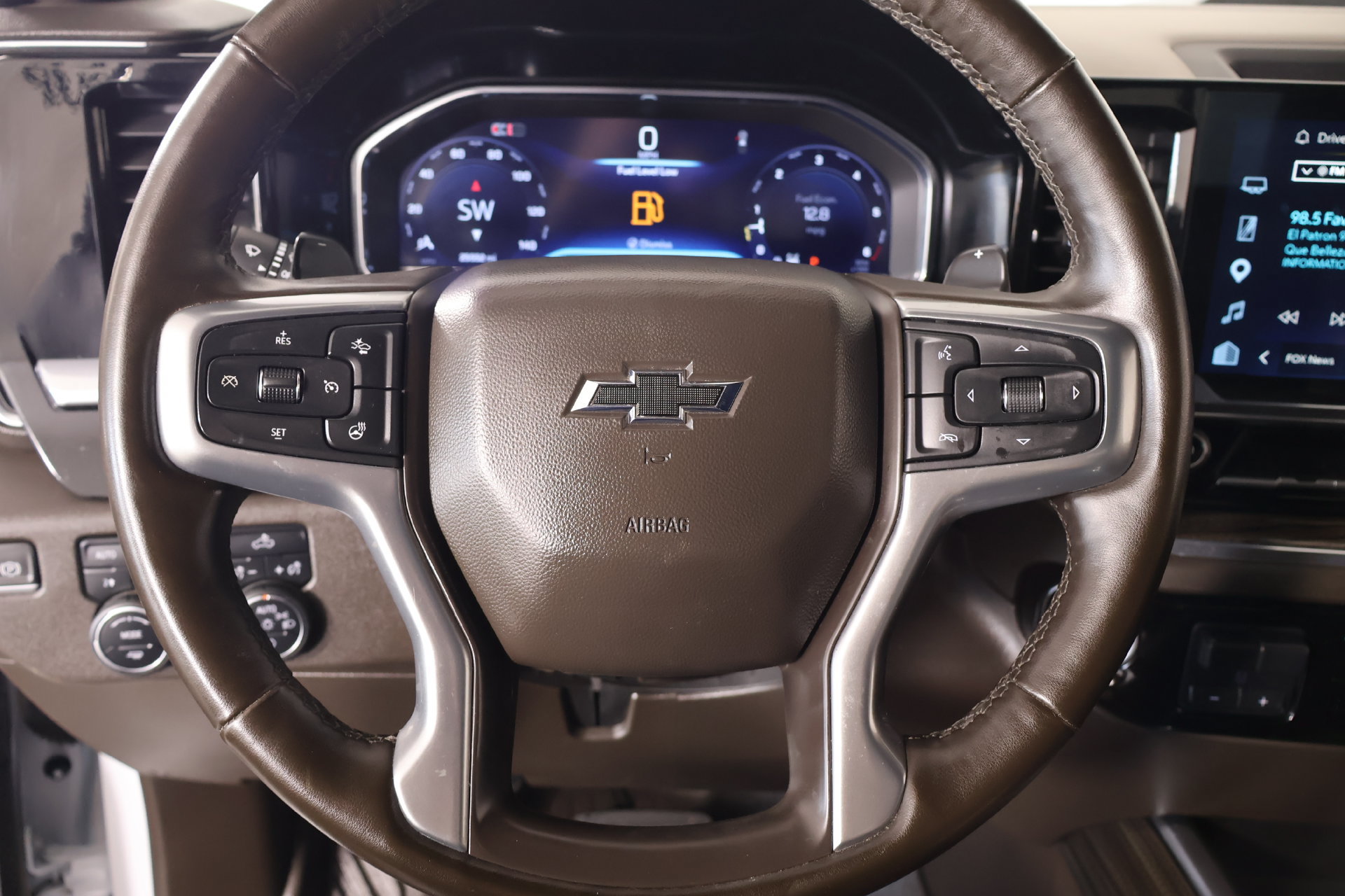 Used 2024 Chevrolet Silverado 1500 LT Trail Boss w/ Convenience Package II AWD/4WD image 3