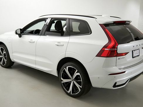 Certified 2023 Volvo XC60 T8 Ultimate w/ Climate Package AWD/4WD image 7