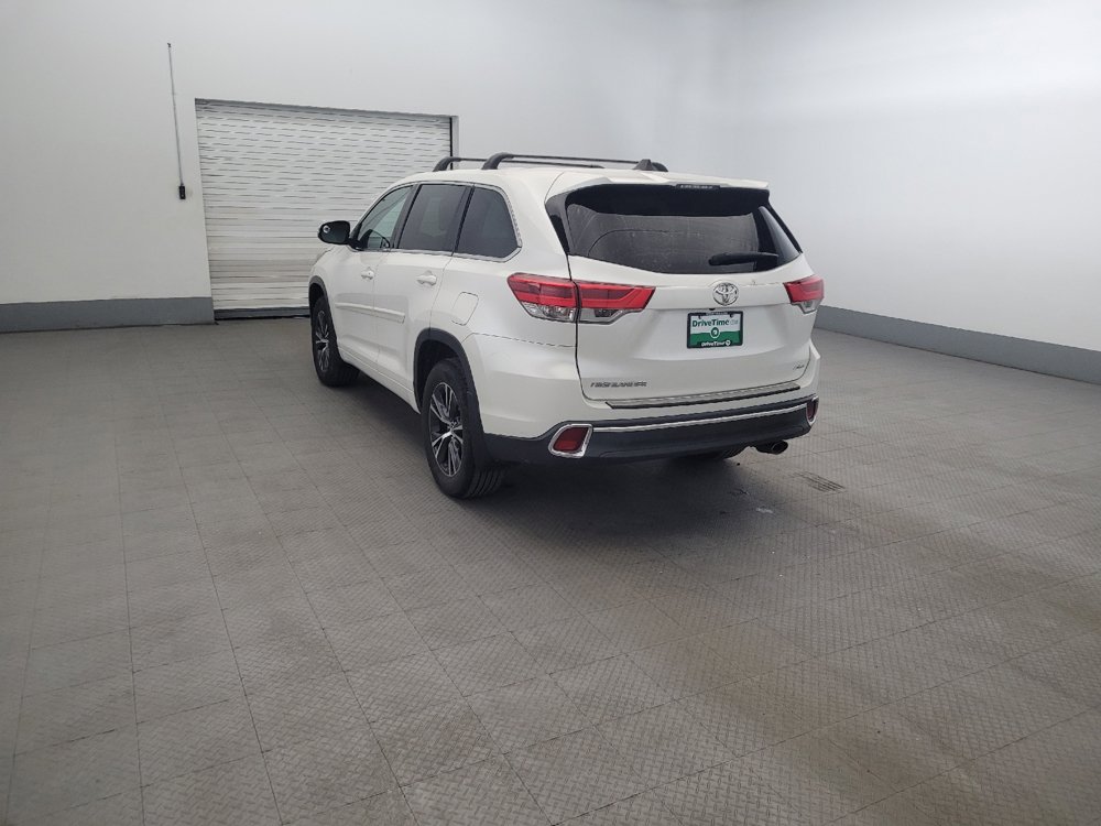 Used 2018 Toyota Highlander LE w/ Protection Package #3 AWD/4WD image 5