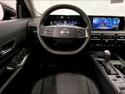 New 2026 Nissan Sentra SR w/ SR Premium Package FWD image 22