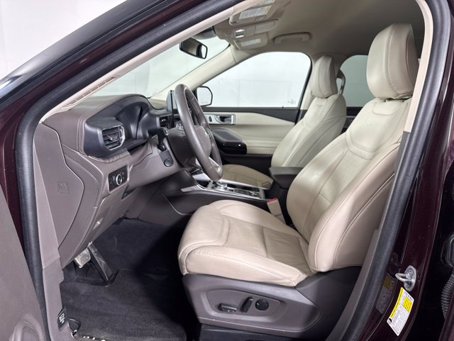 Used 2023 Ford Explorer Platinum w/ Technology Package AWD/4WD image 14