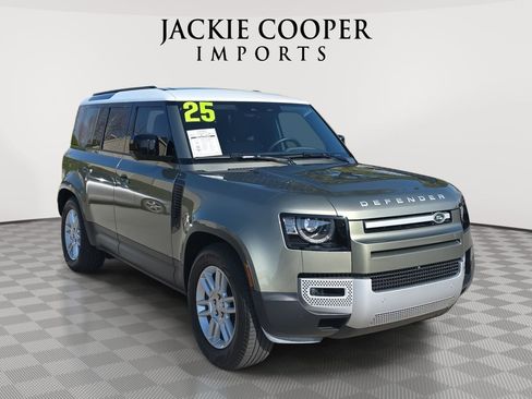 Used 2025 Land Rover Defender 110 S image 3