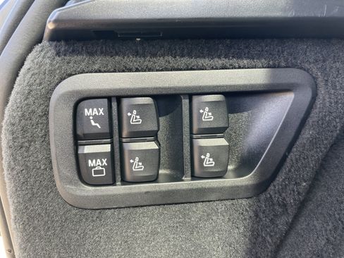 Used 2023 BMW X7 xDrive40i w/ Parking Assistance Package image 32