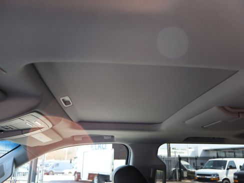 Used 2018 GMC Yukon XL SLT w/ Open Road Package image 21