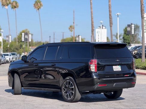 Used 2023 Chevrolet Suburban RST w/ Luxury Package AWD/4WD image 2