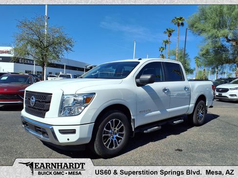 Used 2021 Nissan Titan SV w/ SV Convenience Package RWD image 1
