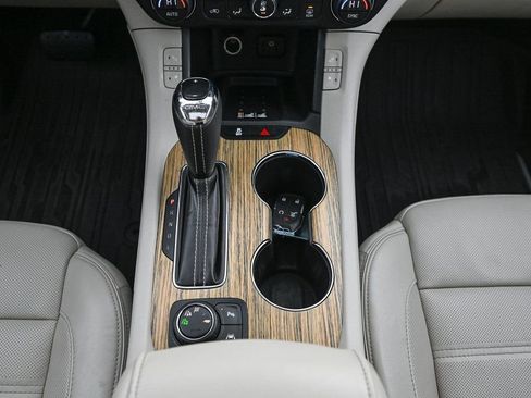 Used 2017 GMC Acadia Denali w/ Technology Package image 38