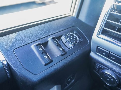 Used 2016 Ford F150 Lariat image 22