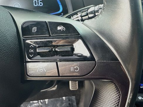 Used 2025 Hyundai Elantra Sport FWD image 35