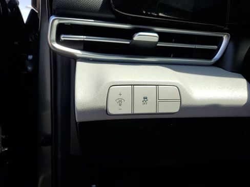 Used 2024 Hyundai Elantra Limited FWD image 21