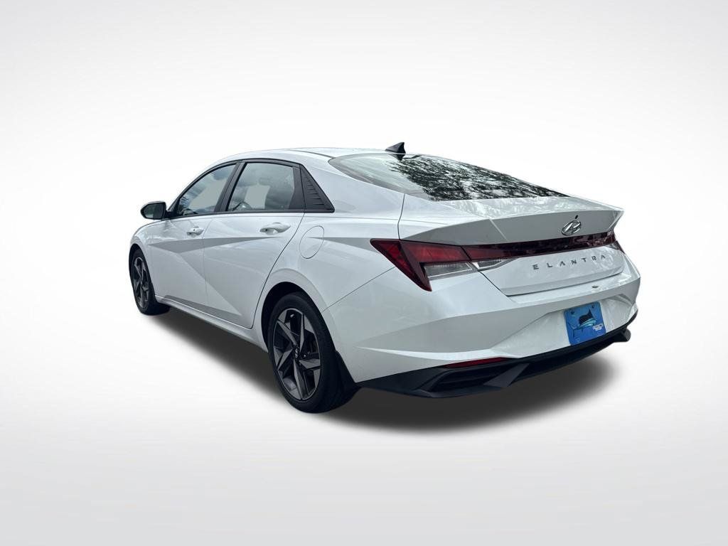 Used 2023 Hyundai Elantra SEL w/ Convenience Package FWD image 6