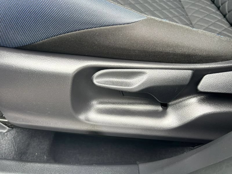 Used 2021 Toyota C-HR XLE FWD image 21