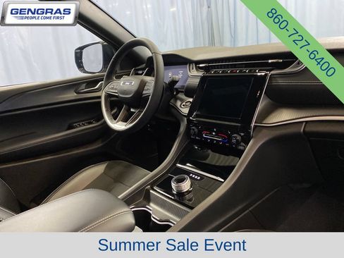 Used 2024 Jeep Grand Cherokee Altitude AWD/4WD image 43