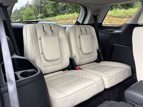 Used 2018 Ford Explorer Platinum AWD/4WD image 22