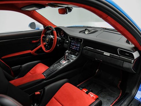 Used 2019 Porsche 911 GT2 RS RWD image 57