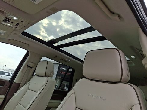 Certified 2022 GMC Yukon Denali w/ Denali Premium Package image 15