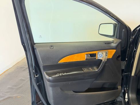 Used 2011 Lincoln MKX Sport Utility 4D w/ 102A Rapid Spec Order Code image 12