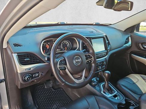 Used 2018 Jeep Cherokee Trailhawk w/ Quick Order Package 27L AWD/4WD image 10
