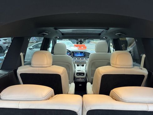 Used 2025 Mercedes-Benz GLS 450 GLS 450 image 10