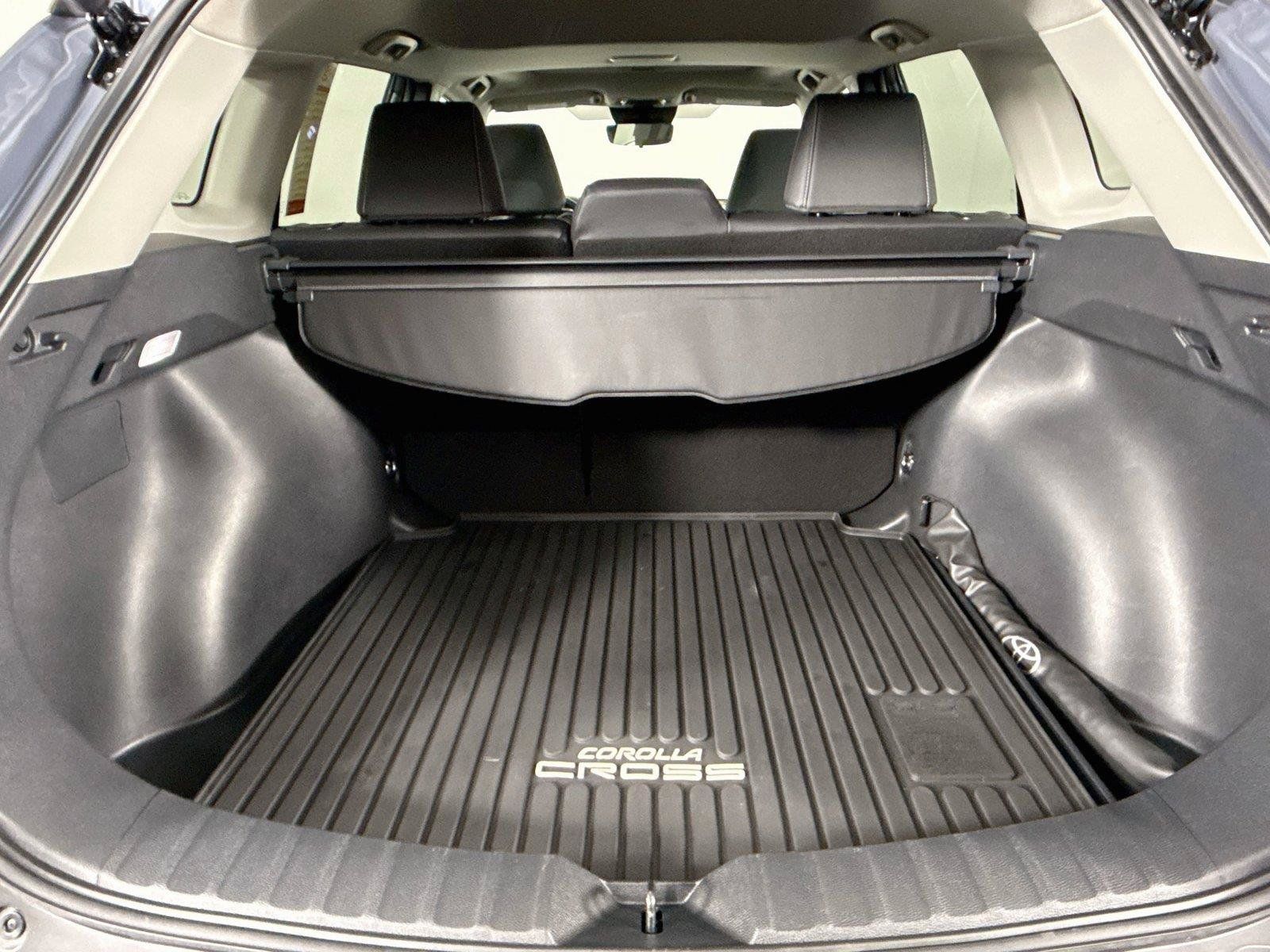 Used 2026 Toyota Corolla Cross XLE w/ Convenience Package FWD image 39