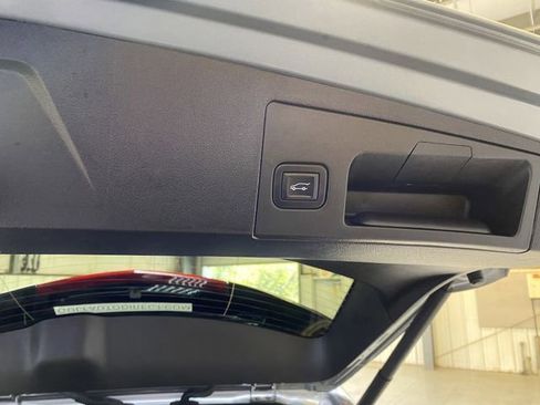 Used 2025 Cadillac XT5 Premium Luxury AWD/4WD image 34