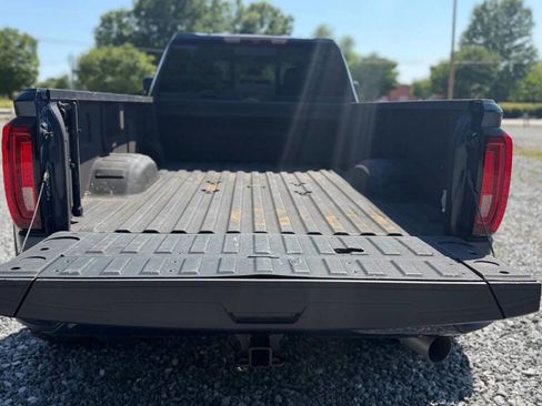 Used 2022 GMC Sierra 3500 Denali AWD/4WD image 7