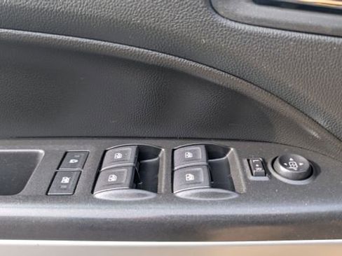 Used 2022 Chevrolet Colorado LT AWD/4WD image 15