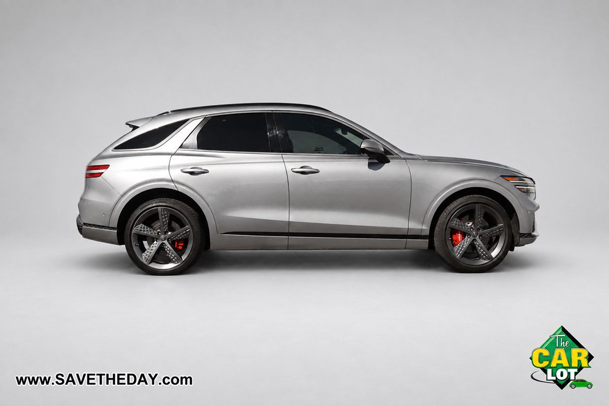Used 2022 Genesis GV70 3.5T Sport w/ Sport Prestige Package AWD/4WD image 9