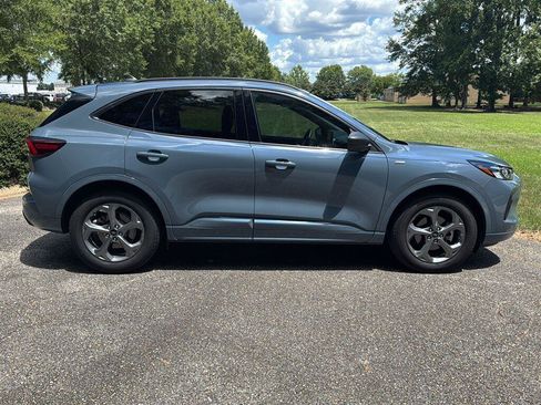 Used 2024 Ford Escape ST-Line w/ Cold Weather Package FWD image 2
