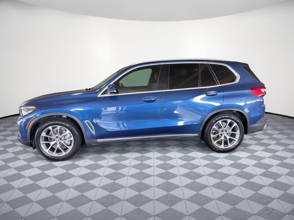 Used 2019 BMW X5 xDrive40i w/ Convenience Package AWD/4WD image 2