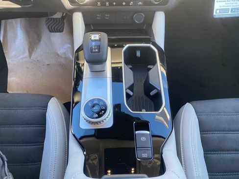 New 2026 Mitsubishi Outlander SE image 22