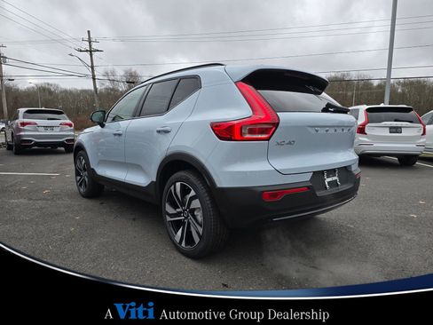 Used 2025 Volvo XC40 B5 Plus w/ Protection Package Premier image 6