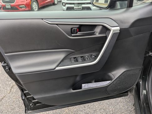 Used 2025 Toyota RAV4 LE image 20