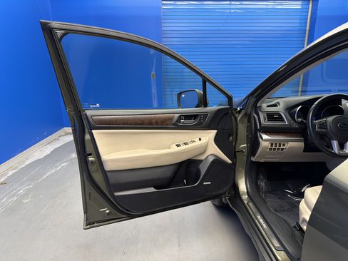 Used 2015 Subaru Outback 3.6R Limited image 8