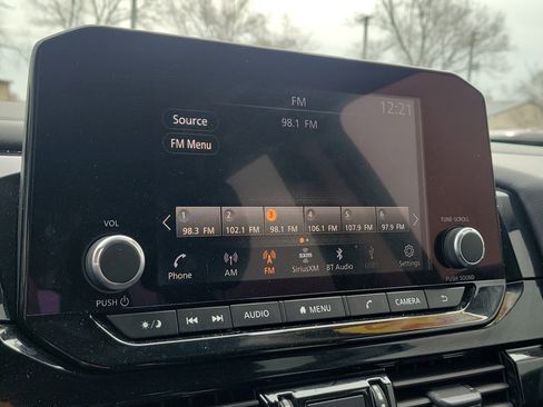 Used 2024 Nissan Pathfinder SV image 24